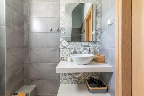 Ένα μπάνιο στο Magriplis Hill Apts
