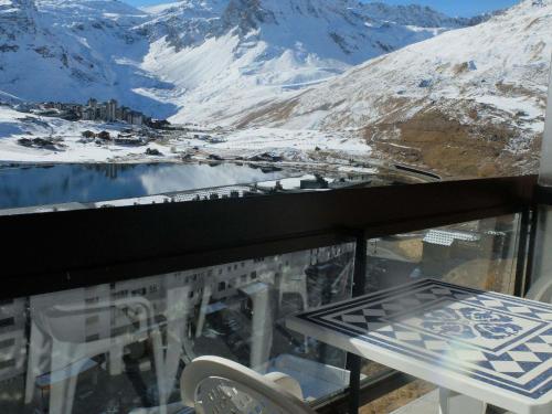 Studio lumineux au pied des pistes avec balcon à Tignes