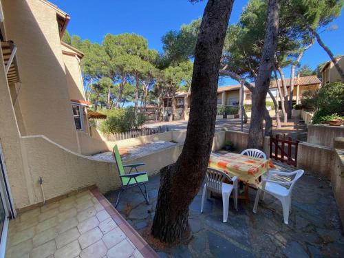 Studio Cabine 4 Pers, Terrasse, Parking Privé, Proche Plage et Commerces, La Franqui - FR-1-81-585