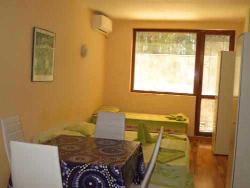 Ruang duduk di Fantasy Apartments Saint Constantine and Helena Resort