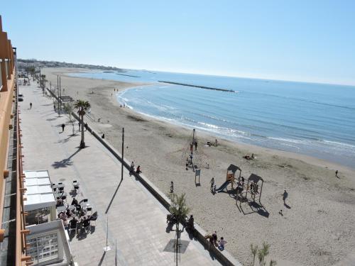 T2 dernier étage face à la mer avec ascenseur