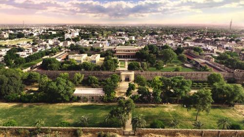 an aerial view of the city of jaipur at Castle Kanota in Kānota