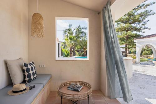 A seating area at Casa Alicante - Relax in a unique environment