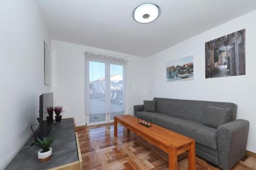 Gallery image of Apartments Oliva in Vrsi