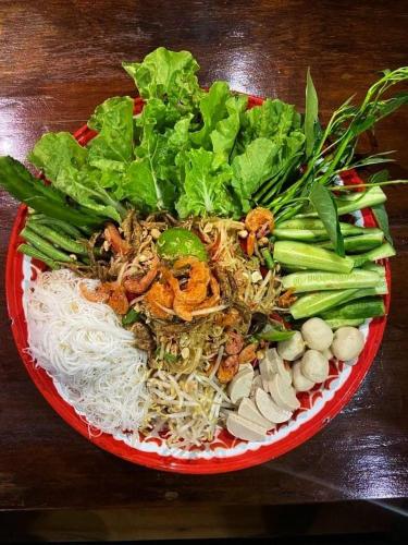Makanan di atau berdekatan resort