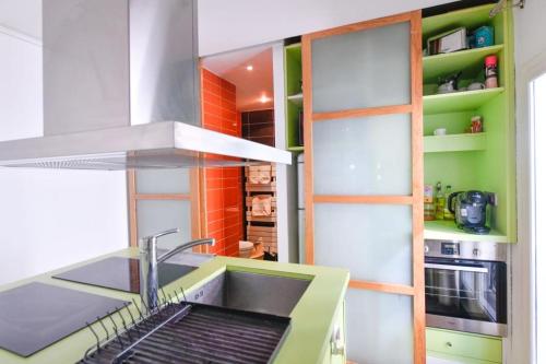 Η κουζίνα ή μικρή κουζίνα στο Loft Lumineux Hyper Centre Vincennes RER à 5 min - Parking Gratuit