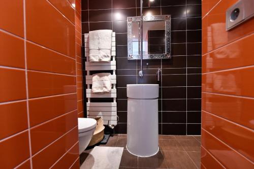 Loft hyper centre Vincennes RER a 5 mn freePark tesisinde bir banyo