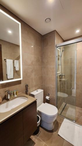 A bathroom at STAY BY LATINEM Luxury 1BR Holiday Home CVR A2803 near Burj Khalifa