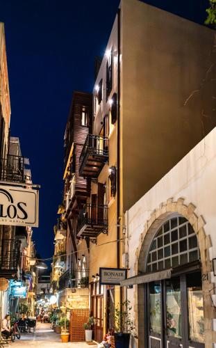 a street sign in front of a building at Hanim Boutique Hotel in Chania Town