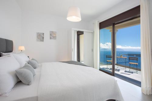 Posteľ alebo postele v izbe v ubytovaní Heavenly Heights Villas By KB Hospitality