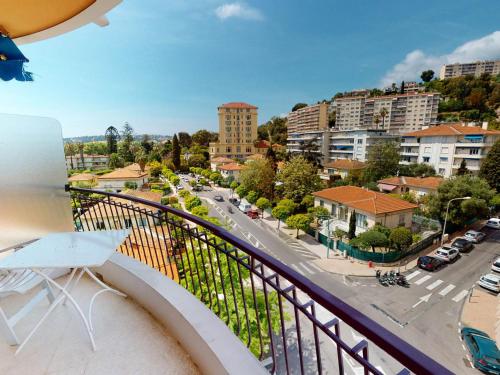 Charmant 3 pièces avec balcon, aperçu mer, calme, proche plage et centre - Menton