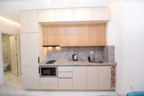 Dapur atau dapur kecil di Aura Tower Aparments by In Property