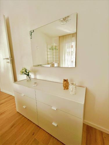 wood & white home – Photos 3