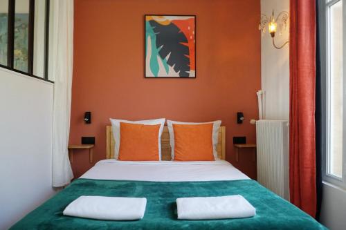 Una cama o camas en una habitación de Green Home - La Roche-Guyon - Adults Only