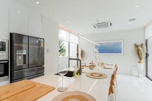 Η κουζίνα ή μικρή κουζίνα στο The Residence by Andaman Villa