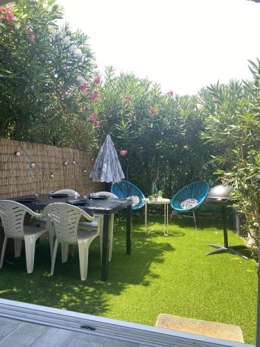 Photo de la galerie de l'établissement Le Blue Waters, studio cosy à 100m de la mer, tout équipé, à Six-Fours-les-Plages