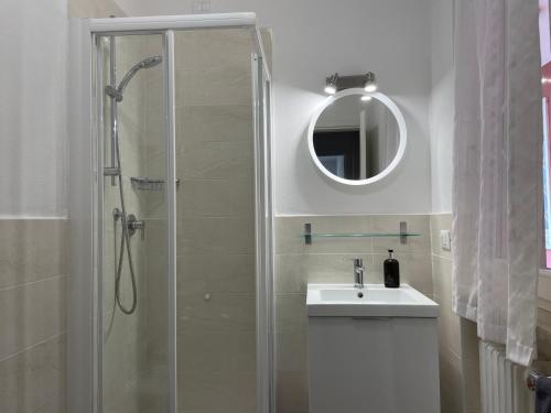 Un baño de Bardolino Lake Apartments