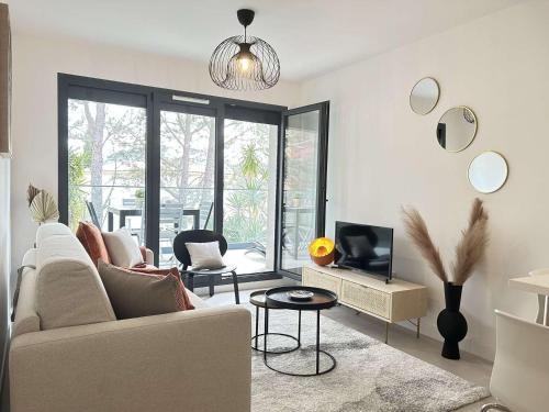 **Sainte-Maxime: Appart Neuf 2 Pièces, Terrasse, Clim, 4 Couchages** - FR-1-226-519