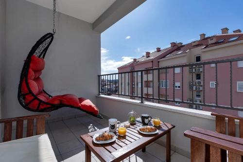 Cliffside Breeze Apartment