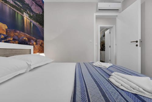 Cliffside Breeze Apartment