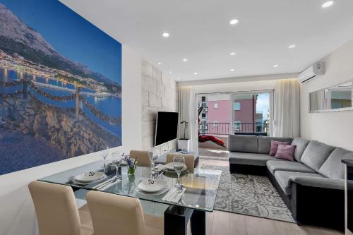 Cliffside Breeze Apartment