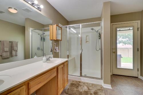 A bathroom at Pet-Friendly Round Rock Escape with Hot Tub!
