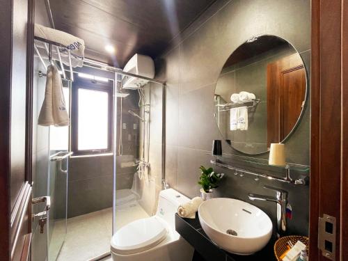 Kylpyhuone majoituspaikassa Vu Gia Hotel Dalat