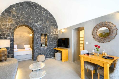 TV a/nebo společenská místnost v ubytování Deep Earth Villas