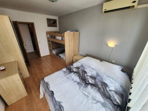 Ένα ή περισσότερα κρεβάτια σε δωμάτιο στο Modern 1 Bed Apt, Nesebar Fort