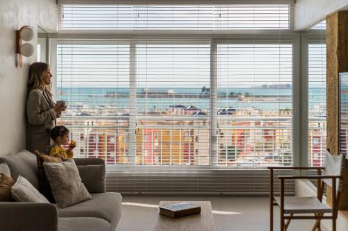 Completamente reformado con vistas al mar y piscina