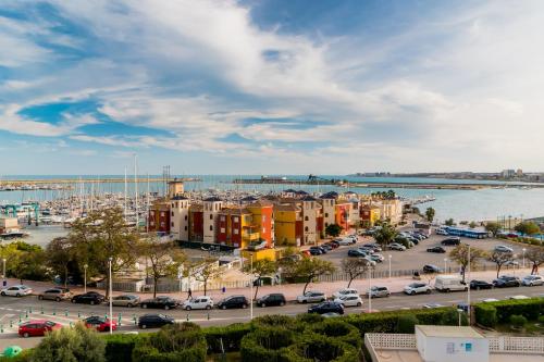 Completamente reformado con vistas al mar y piscina