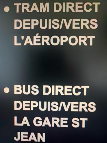 a sign that says train direct depotslezlezlezlezlezlezlezlez at Studio en Duplex-Aircon-Terrasse-Parking-Calme in Bordeaux
