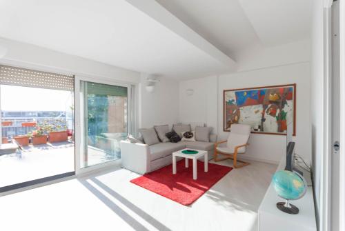 Exclusive rooftop apartment with large terrace in Solari/Tortona