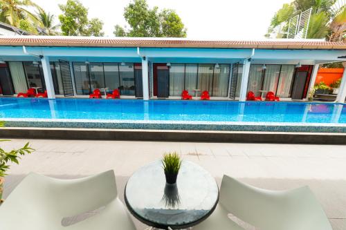 Bazén v ubytování The Villa Langkawi nebo v jeho okolí