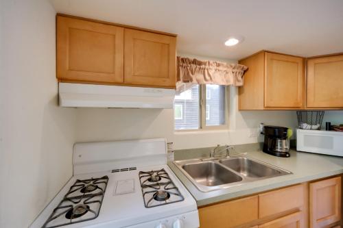 Gallery image of Pet-Friendly Hill Country Cabin with Shared Hot Tub! in Fredericksburg
