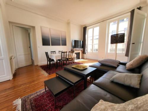 Appartement lumineux Art-déco centre-ville parking