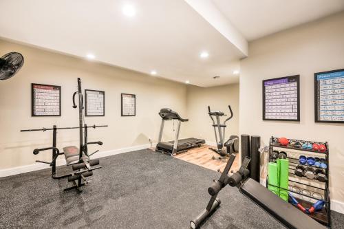 Fitness centrum a/nebo fitness zařízení v ubytování Lazy Lake Escape