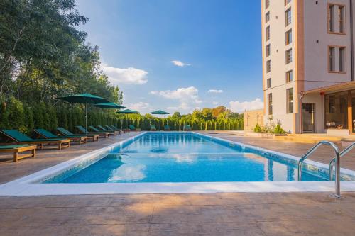 Bazén v ubytování Lecardo Hotel nebo v jeho okolí