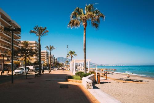 Top Floor Fuengirola Park Apartment with Parking