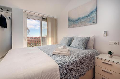 Top Floor Fuengirola Park Apartment with Parking