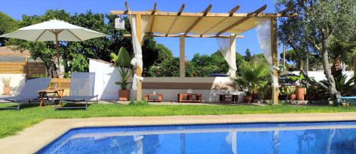 Φωτογραφία από το άλμπουμ του La Calita Escondida - Jacuzzi y Cocina en Terraza Privada - Piscina y Parking Gratis σε Chiclana de la Frontera