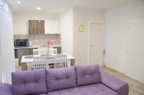 Dapur atau dapur kecil di Apartmani DAR Trebinje