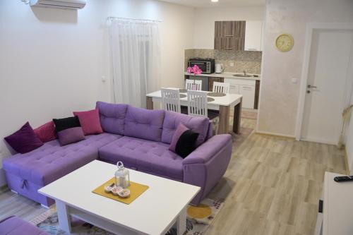 Dapur atau dapur kecil di Apartmani DAR Trebinje