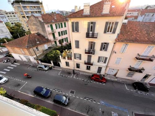 Fotografia z galérie ubytovania Charmant appartement neuf proche Centre. v Cannes
