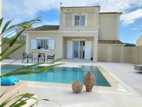 Πισίνα στο ή κοντά στο My Corfu Luxury Villa with private pool