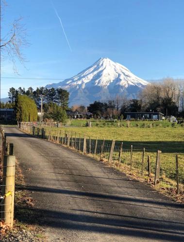 Luxury Farm Escape Tiny Home New Plymouth-Egmont Village