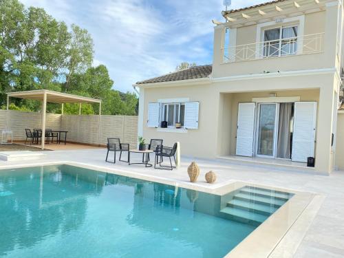 Πισίνα στο ή κοντά στο My Corfu Luxury Villa with private pool