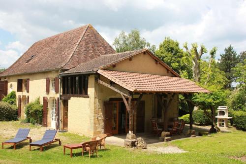 Le Cireysou - Secluded farmhouse with large private pool and grounds
