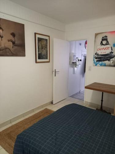 Katil atau katil-katil dalam bilik di Charmant logement moderne 2 couchages dans station