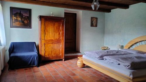 Postel nebo postele na pokoji v ubytování Old Style Cottage